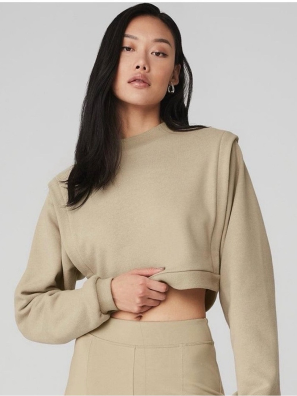 ALO Yoga Cropped Sweatshirt in Light Beige